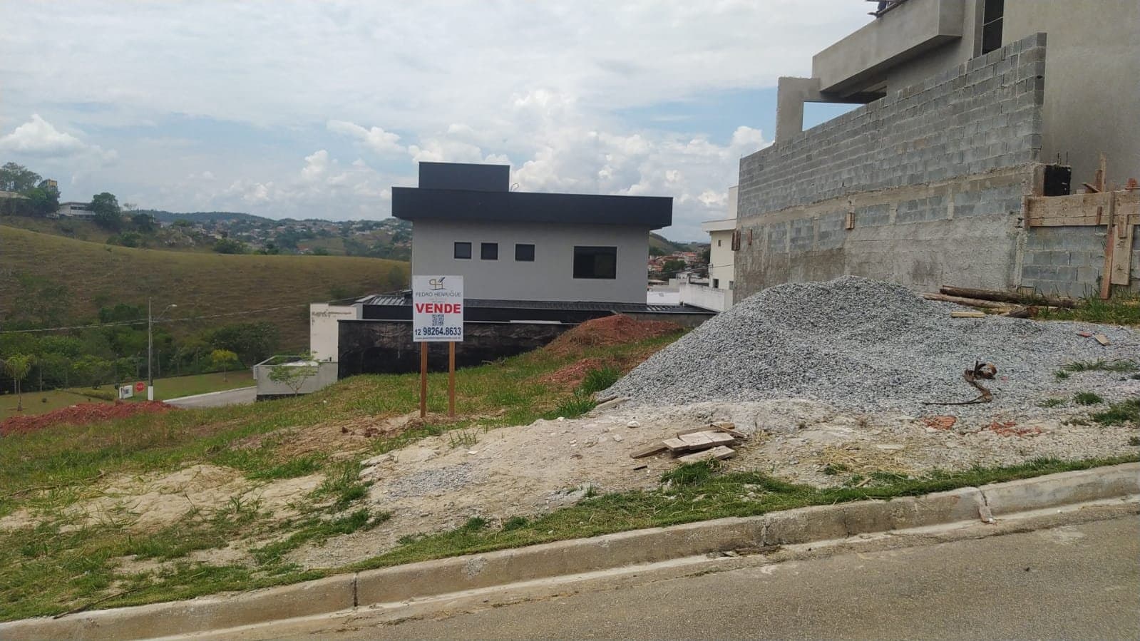 Terreno de 252m² Condomínio Residencial Mantiqueira