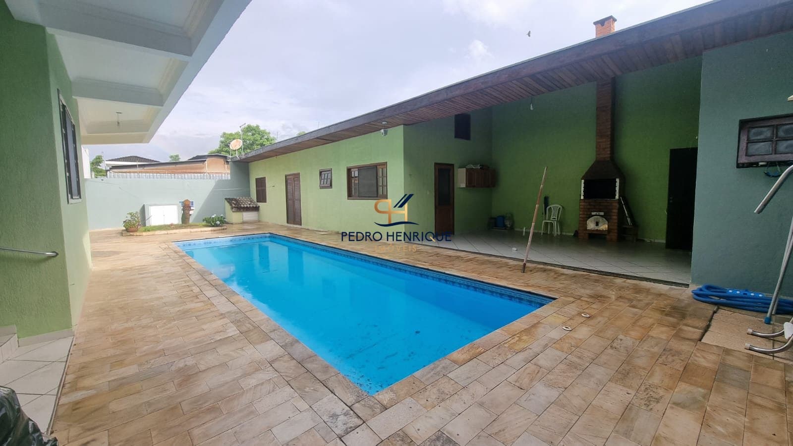Casa no Condomínio Aquarius IV - 05 Dormitórios